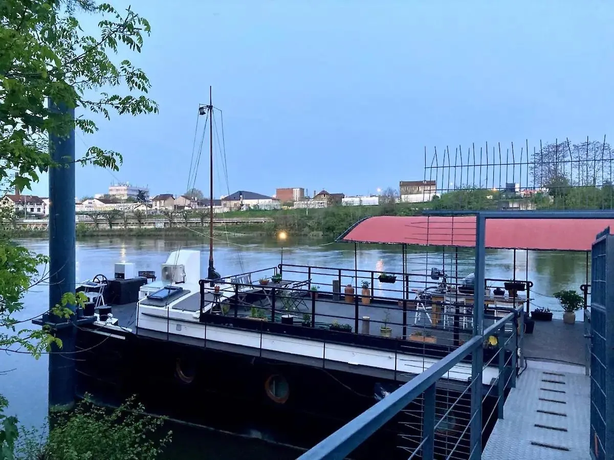 Peniche Sur La Seine Pour Les Jeux Olympiques 2024 A Paris Apartment Choisy-le-Roi